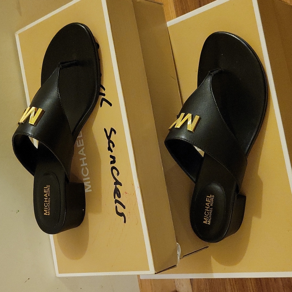 Michael kors sandels
